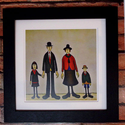 Portrait de famille - Impression d'art giclée 21 cm carré. Image attrayante dans le style de LS Lowry 